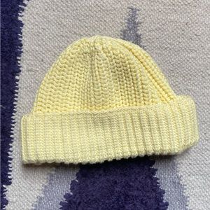 Chunky knit beanie in butter colour
